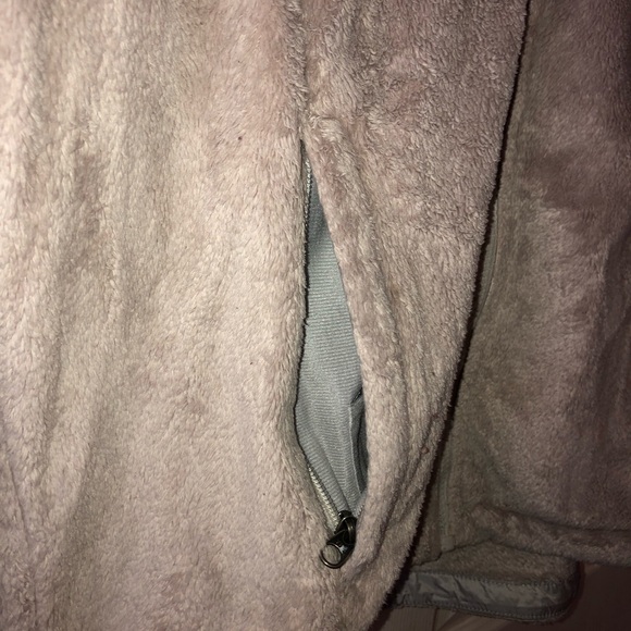 North Face sliver off white soft fluffy jacket - Picture 5 of 6